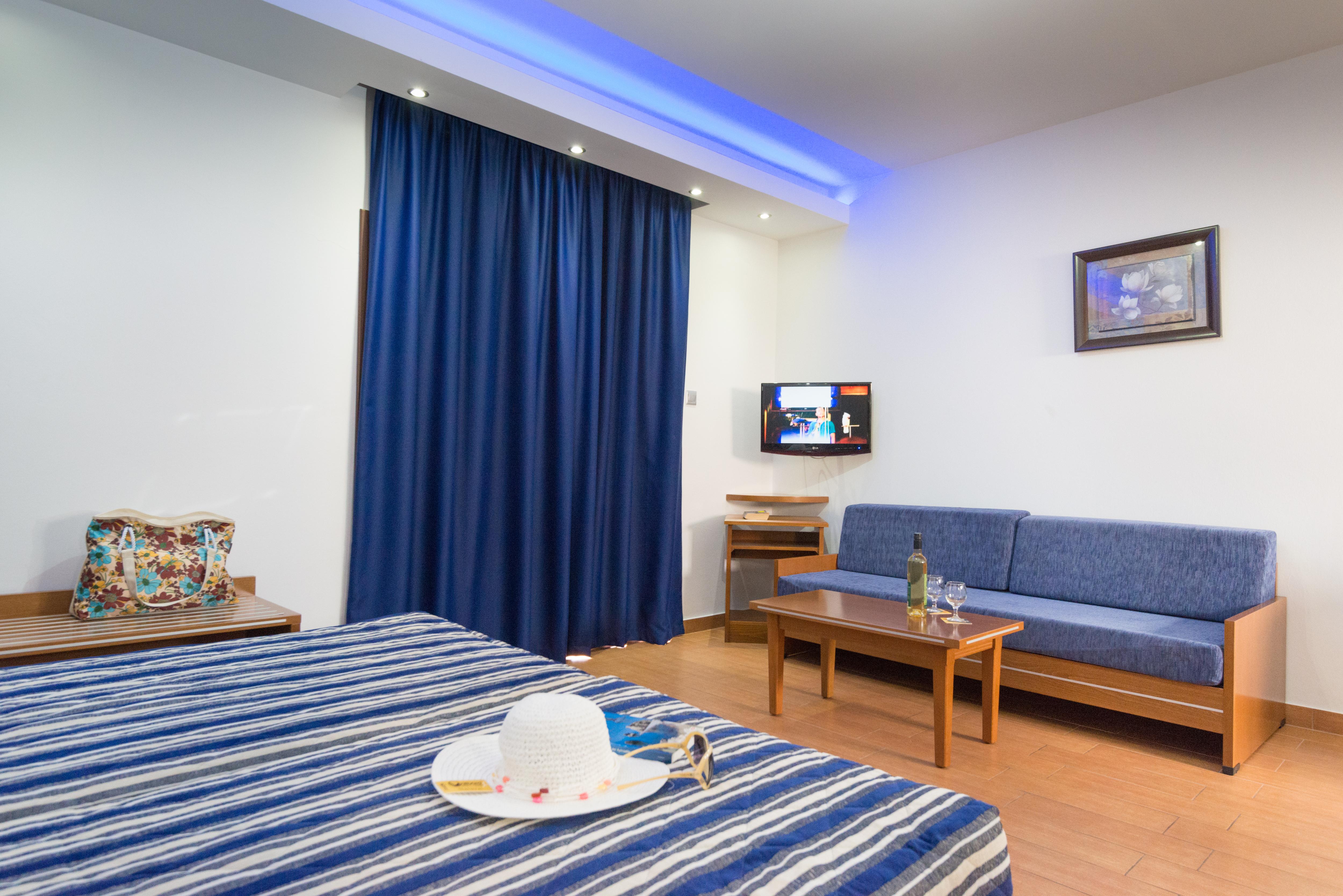 Loutsiana Deluxe Apts Ayia Napa Exteriör bild