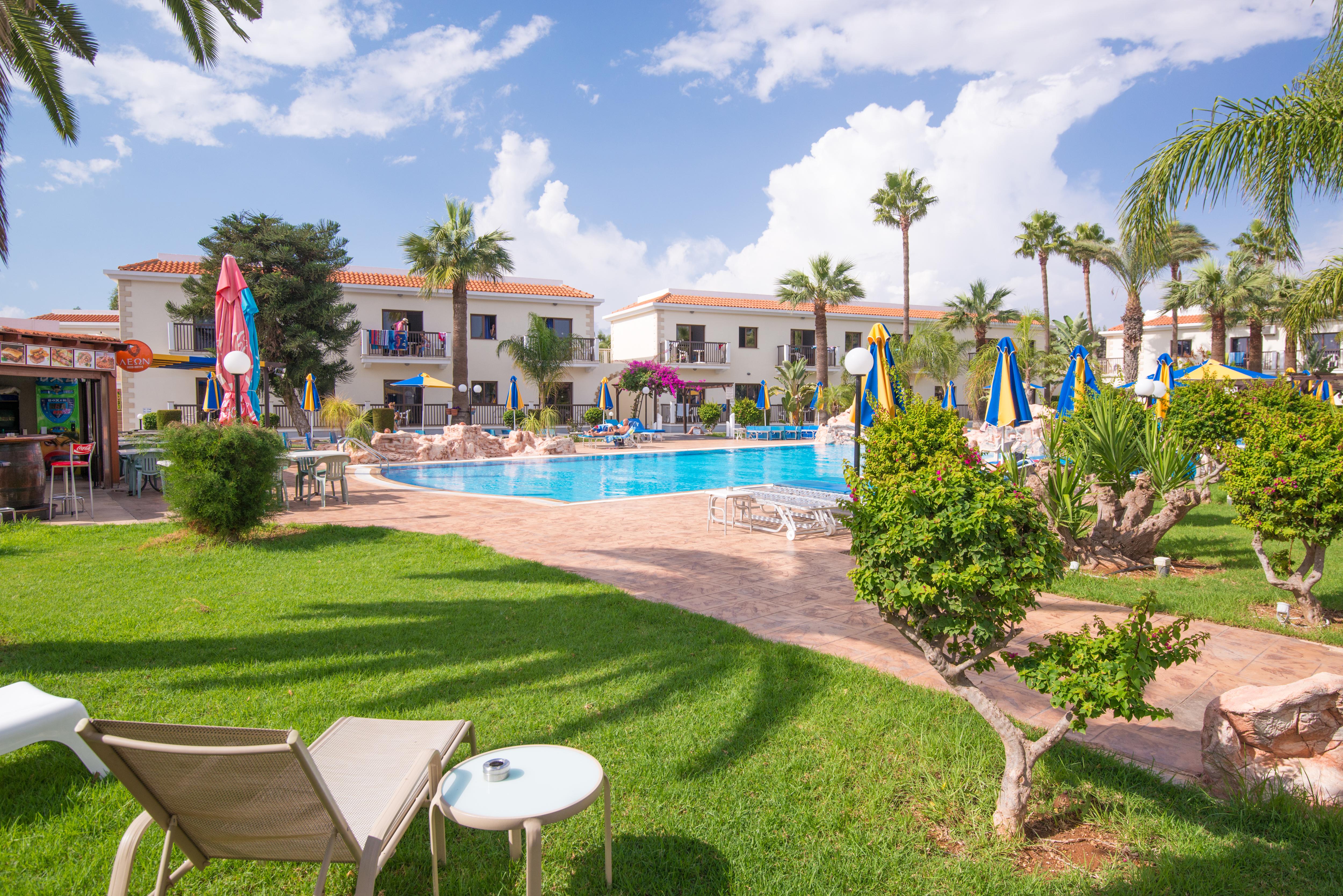 Loutsiana Deluxe Apts Ayia Napa Exteriör bild