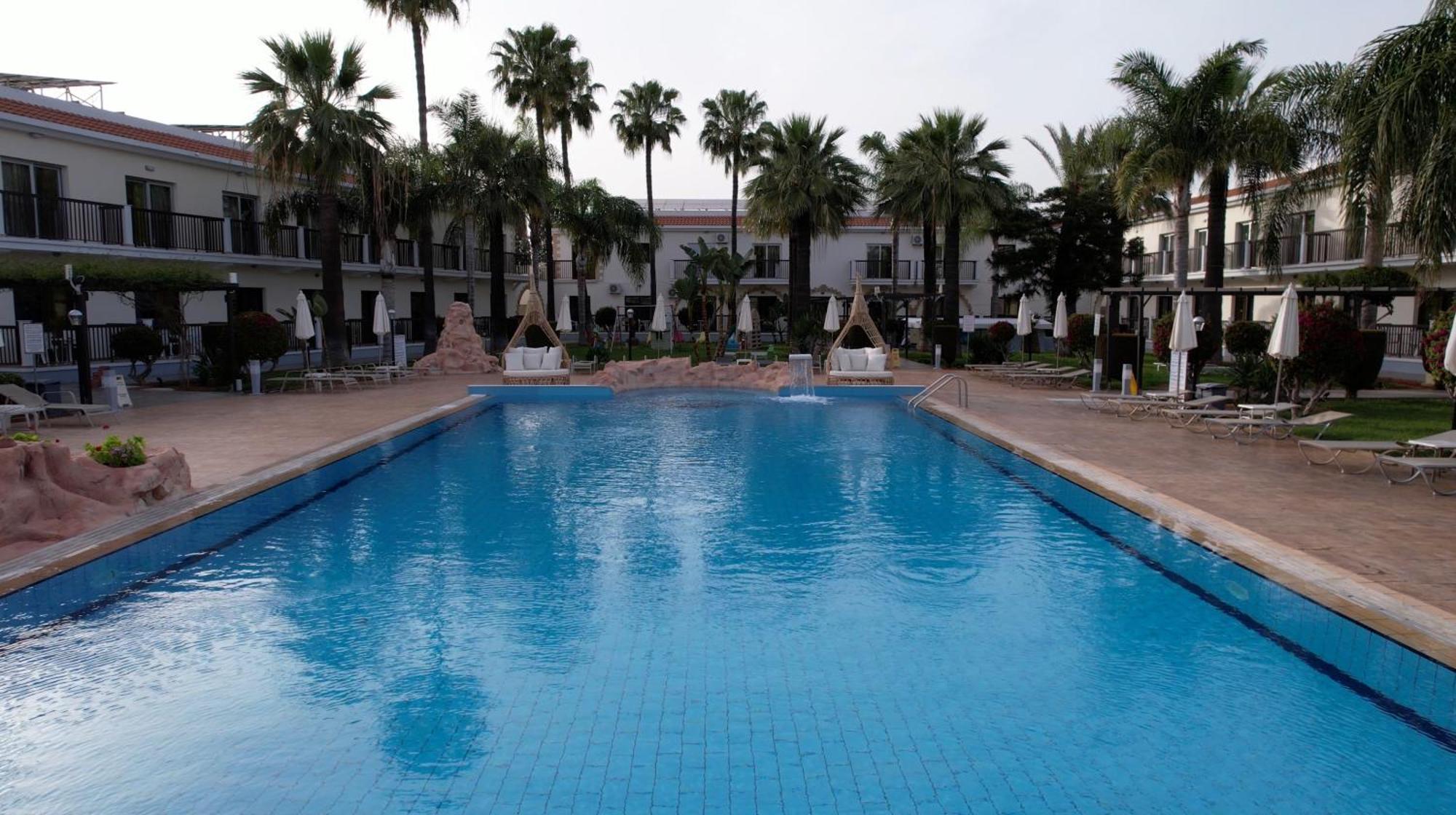 Loutsiana Deluxe Apts Ayia Napa Exteriör bild