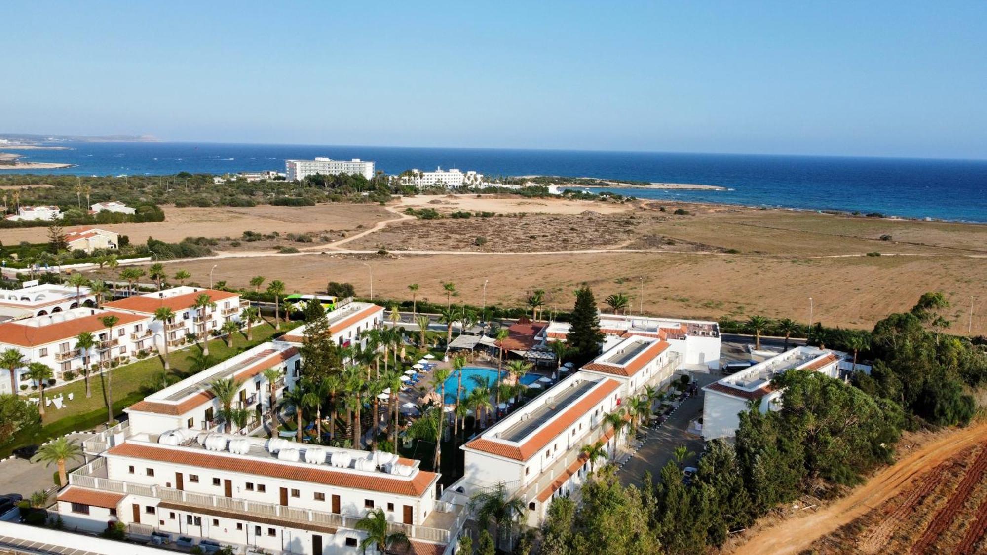 Loutsiana Deluxe Apts Ayia Napa Exteriör bild