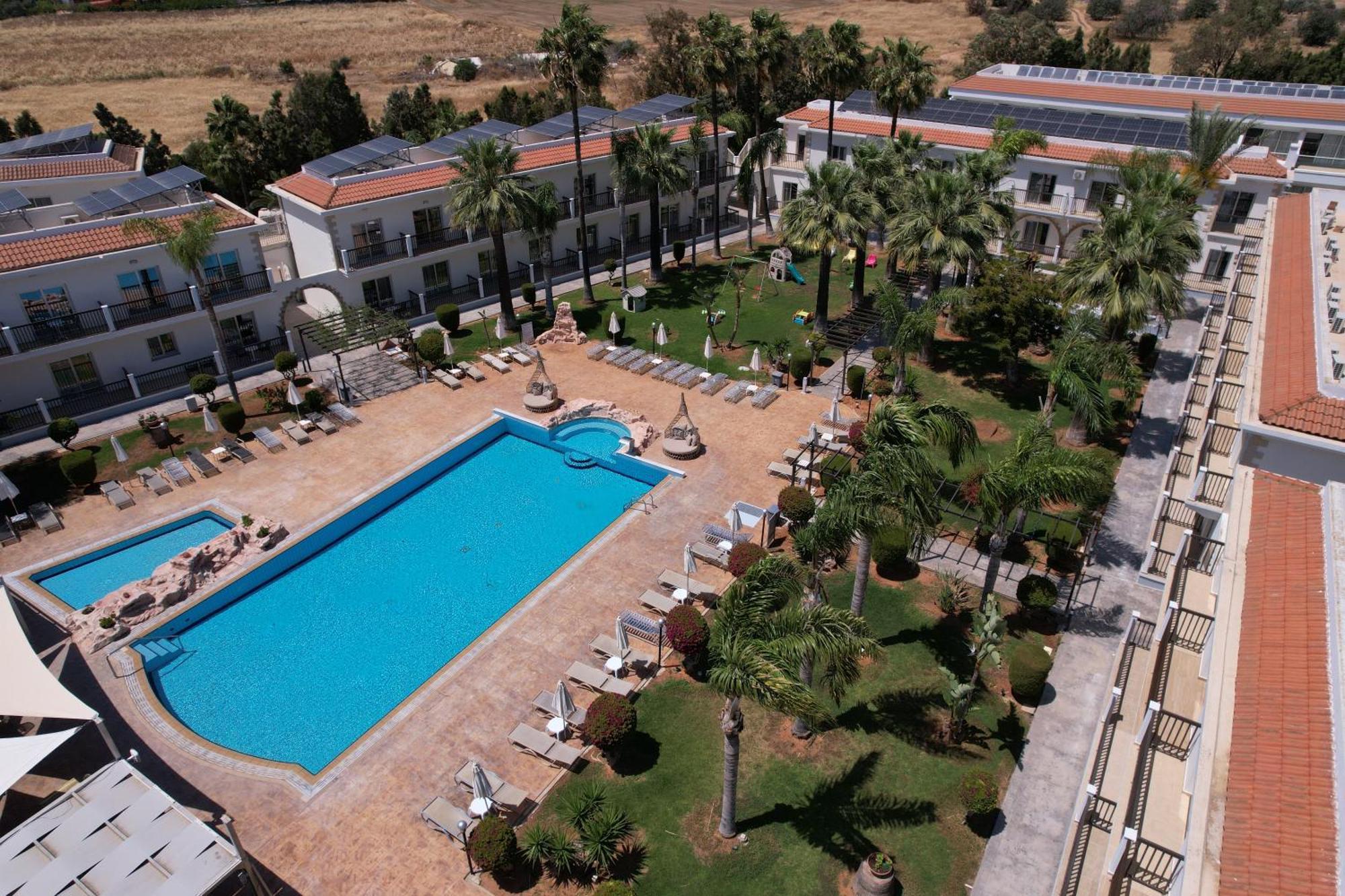 Loutsiana Deluxe Apts Ayia Napa Exteriör bild