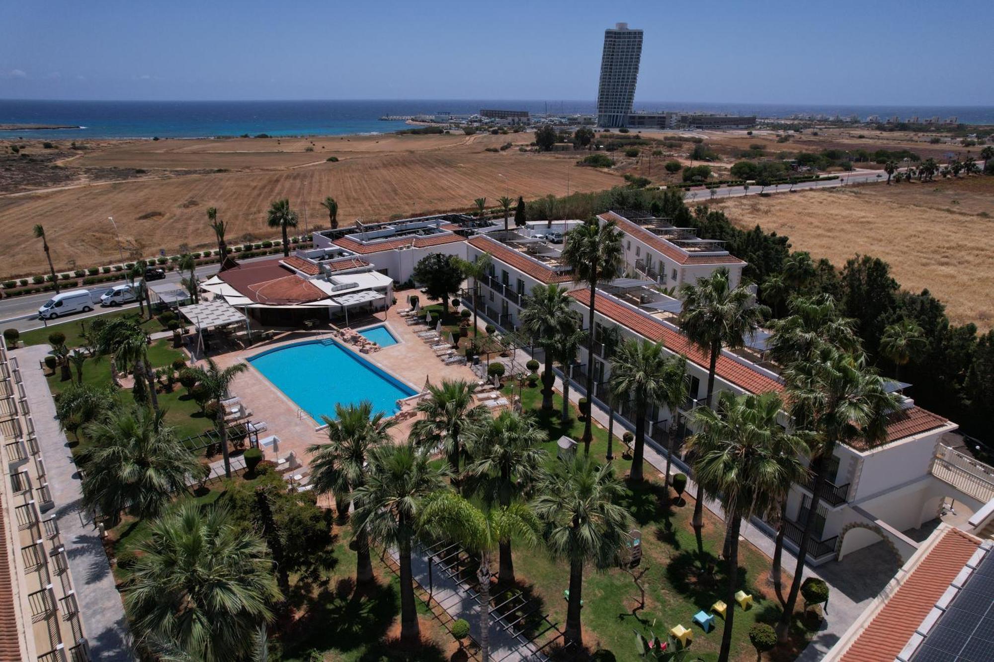 Loutsiana Deluxe Apts Ayia Napa Exteriör bild