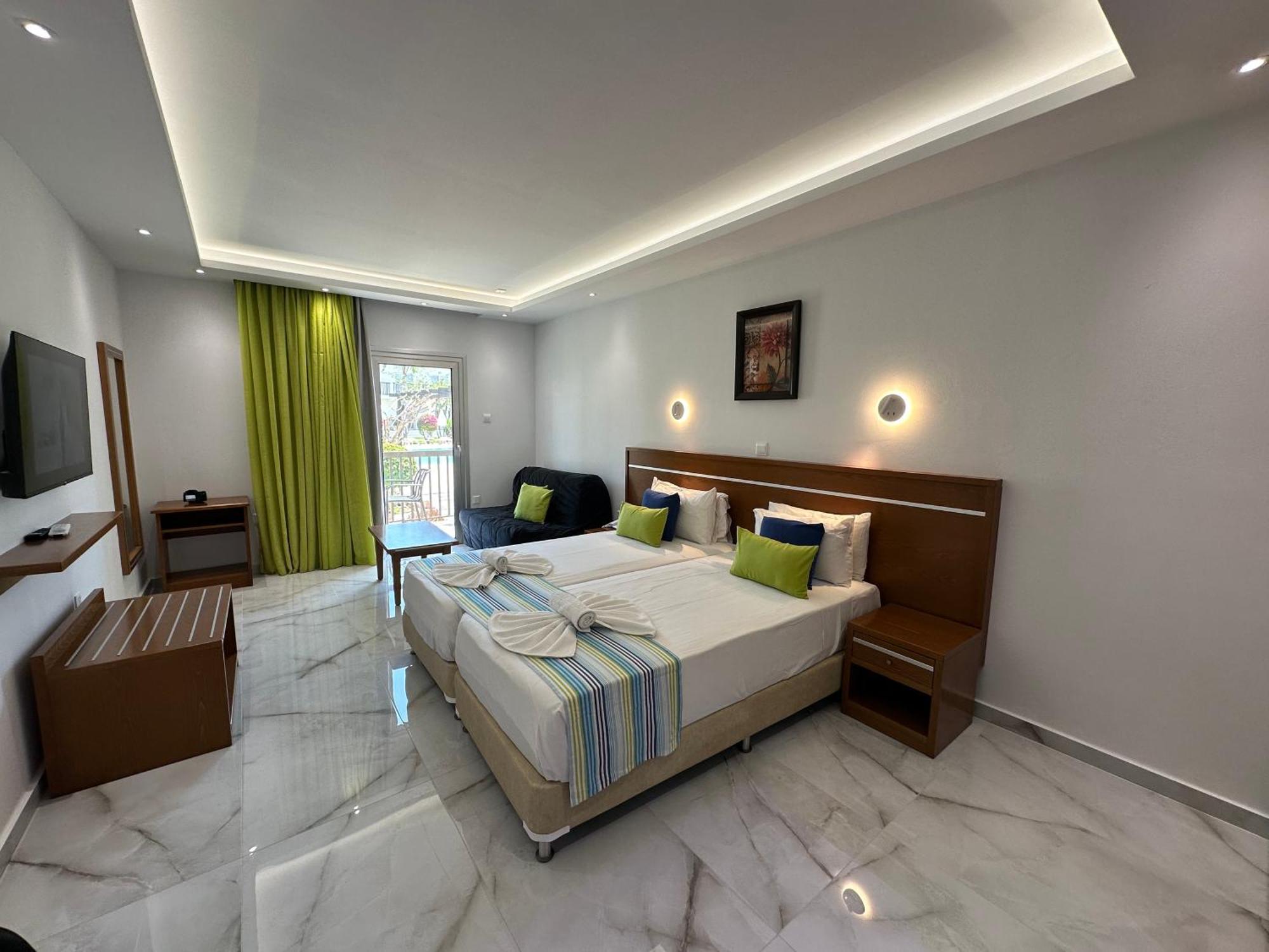 Loutsiana Deluxe Apts Ayia Napa Exteriör bild