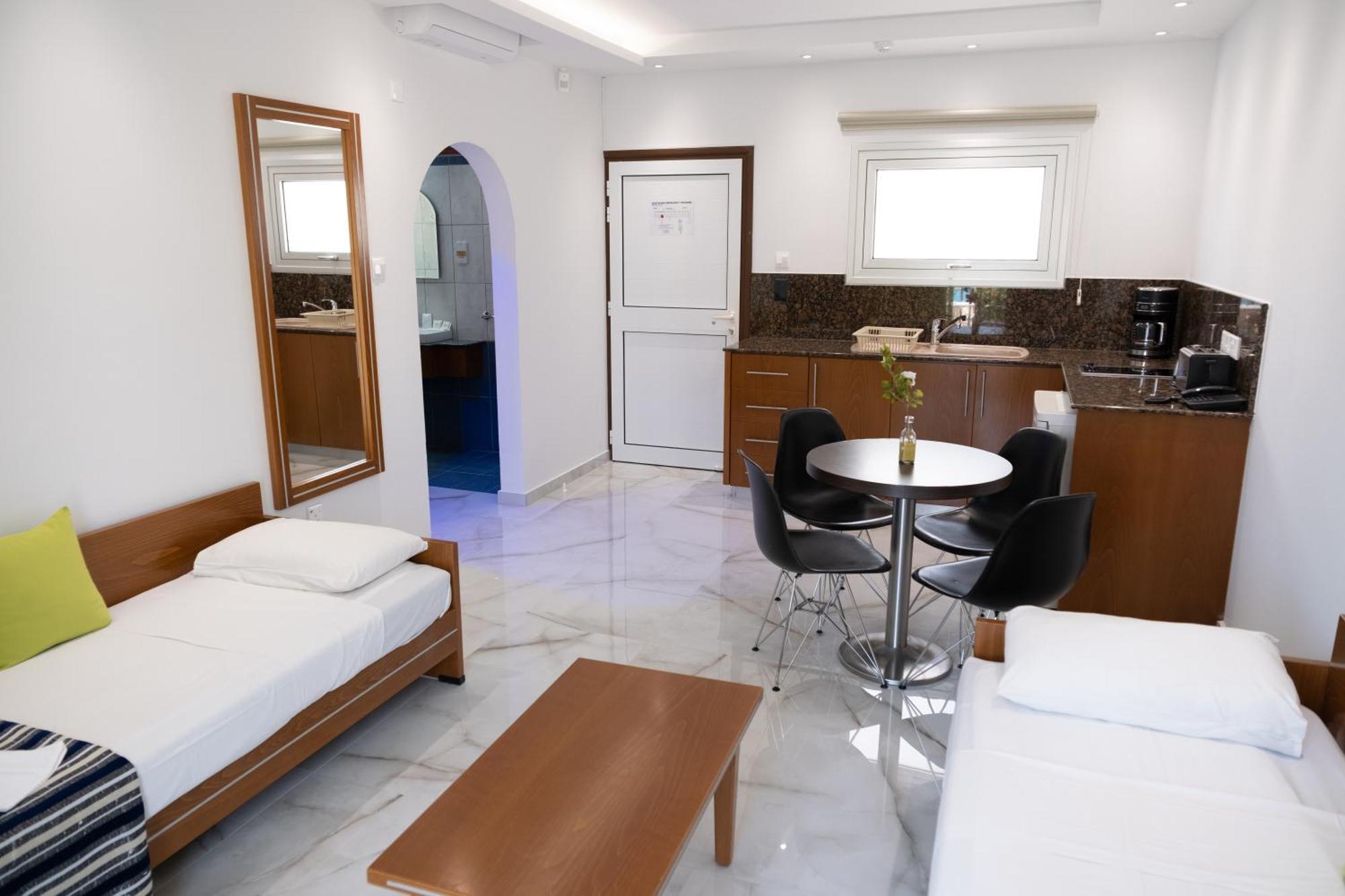 Loutsiana Deluxe Apts Ayia Napa Exteriör bild